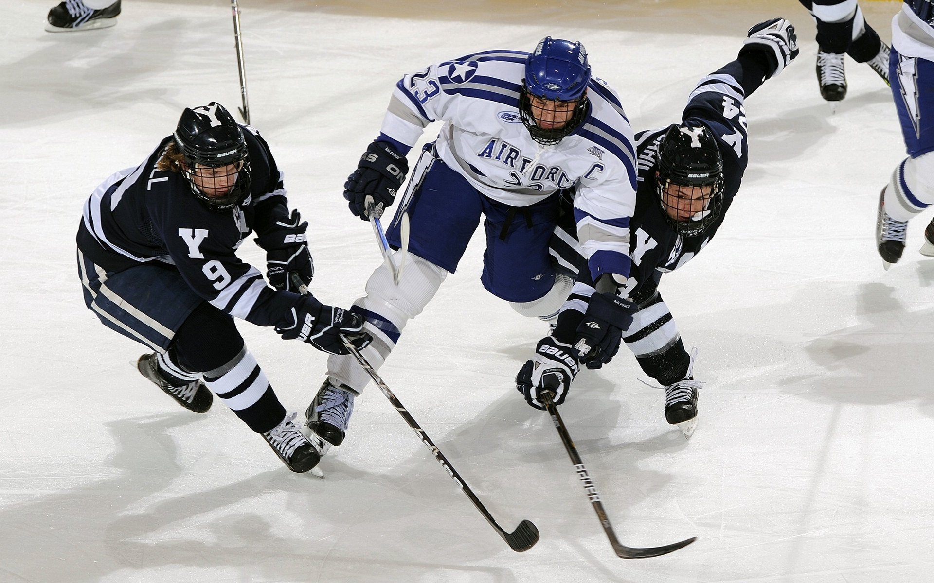 王者之剑出鞘，利拉德关键三分终结魔术，国王战术铁笼锁死黑马